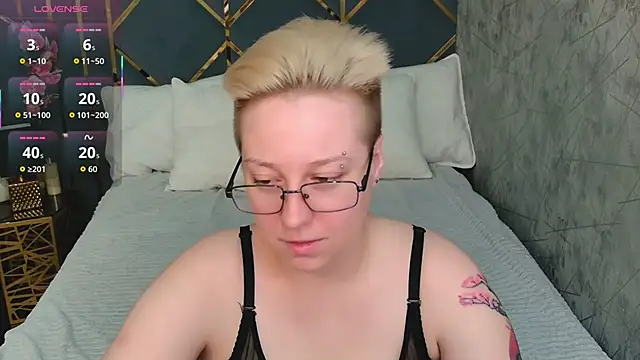 AlexandraGreen online show from 12-04-25, 09:03