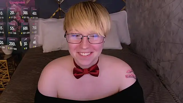 Snapshot of AlexandraGreen chatting on 05-28-26, 09:10 AlexandraGreen online show from 05-28-26, 09:10