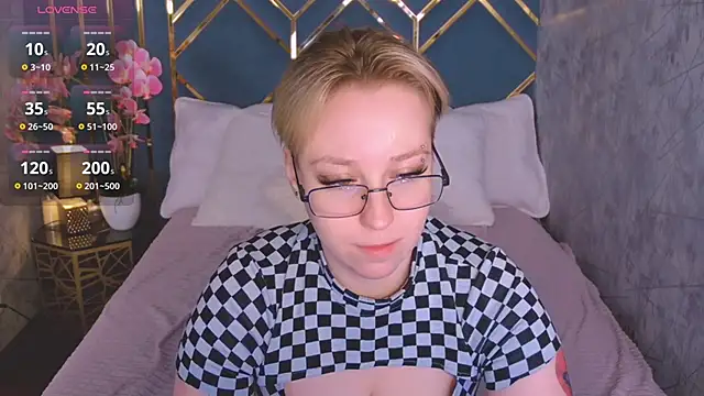 AlexandraGreen online show from 04-06-26, 09:05