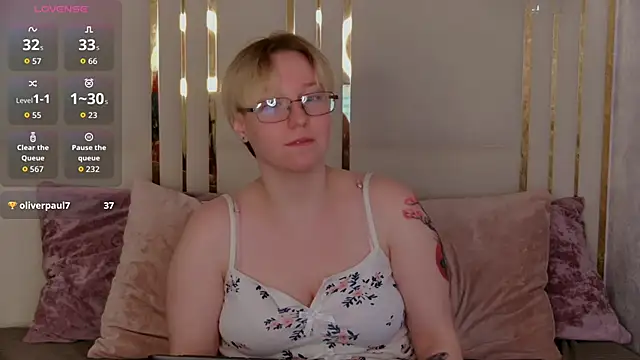 Snapshot of AlexandraGreen chatting on 05-15-26, 11:14 AlexandraGreen online show from 05-15-26, 11:14