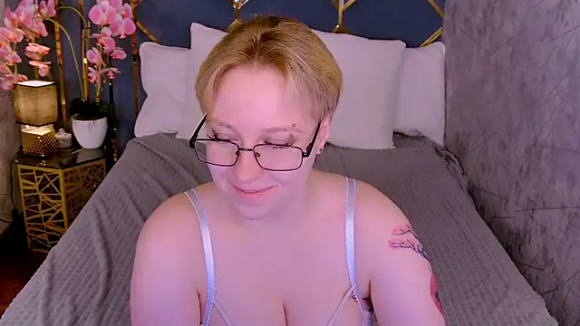 AlexandraGreen online show from 04-19-26, 06:10