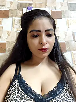 Snapshot of QUEEN-ADITI chatting on 09-18-25, 01:36 QUEEN-ADITI online show from 09-18-25, 01:36