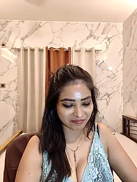 QUEEN-ADITI online show from 03-08-26, 02:04