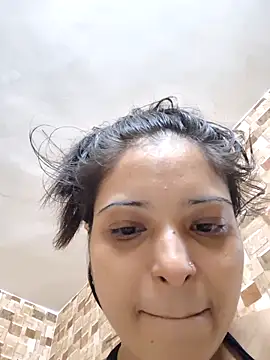 Snapshot of QUEEN-ADITI chatting on 11-21-25, 02:38 QUEEN-ADITI online show from 11-21-25, 02:38