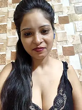 Snapshot of QUEEN-ADITI chatting on 11-08-25, 02:26 QUEEN-ADITI online show from 11-08-25, 02:26
