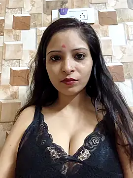 Snapshot of QUEEN-ADITI chatting on 10-20-25, 04:29 QUEEN-ADITI online show from 10-20-25, 04:29