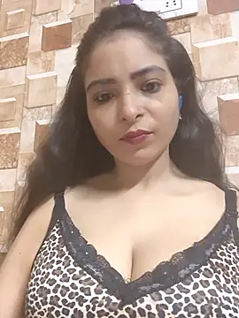 Snapshot of QUEEN-ADITI chatting on 10-02-25, 03:26 QUEEN-ADITI online show from 10-02-25, 03:26