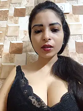 Snapshot of QUEEN-ADITI chatting on 09-23-25, 02:24 QUEEN-ADITI online show from 09-23-25, 02:24