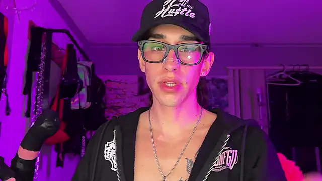 xoFrankie online show from 11-08-25, 03:21