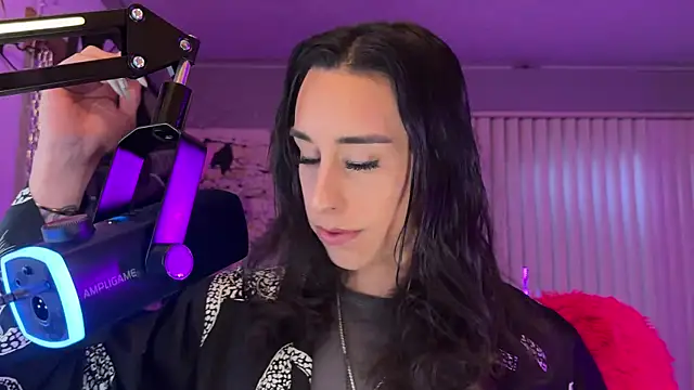 xoFrankie online show from 04-12-26, 01:42