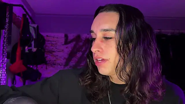 xoFrankie online show from 11-13-25, 03:10