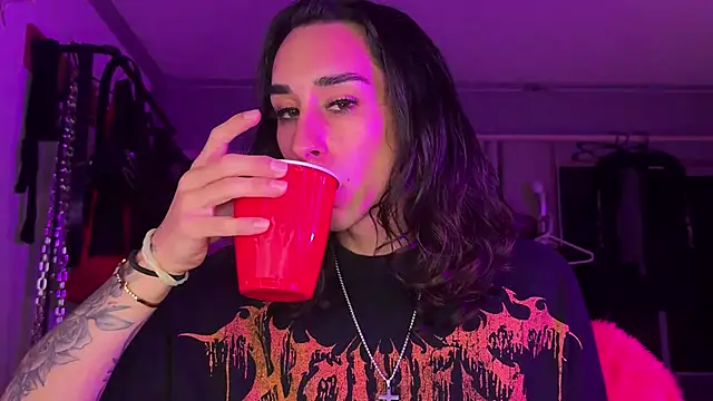 xoFrankie online show from 10-28-25, 02:34