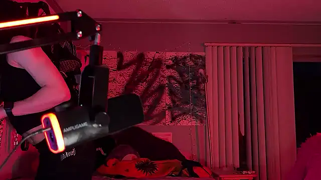 xoFrankie online show from 04-18-26, 02:47