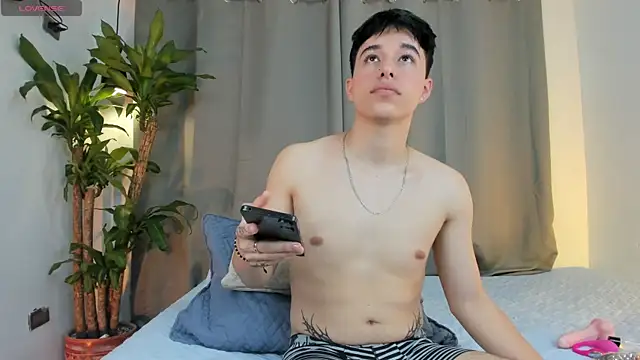 Snapshot of mrhot_night chatting on 05-12-26, 11:27 mrhot night online show from 05-12-26, 11:27