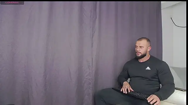 Snapshot of RickyMiami1 chatting on 10-12-25, 07:04 RickyMiami1 online show from 10-12-25, 07:04