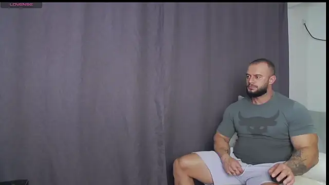 Snapshot of RickyMiami1 chatting on 09-23-25, 05:53 RickyMiami1 online show from 09-23-25, 05:53