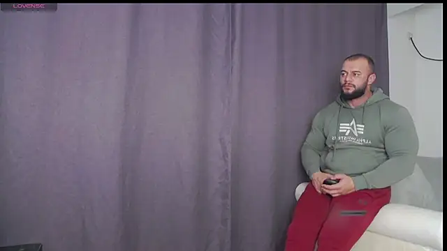 Snapshot of RickyMiami1 chatting on 10-17-25, 07:04 RickyMiami1 online show from 10-17-25, 07:04