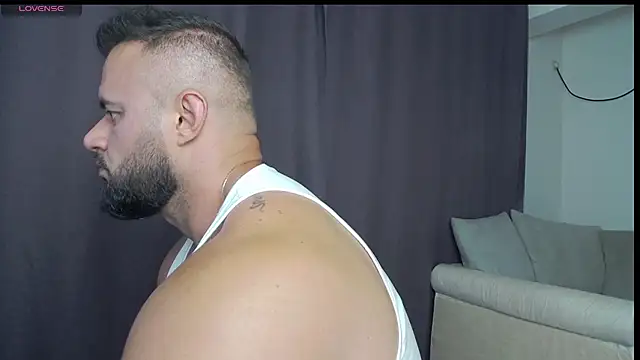 Snapshot of RickyMiami1 chatting on 07-18-26, 06:27 RickyMiami1 online show from 07-18-26, 06:27