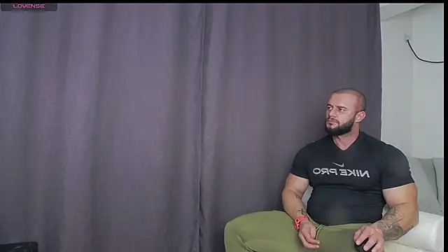 Snapshot of RickyMiami1 chatting on 11-06-25, 06:56 RickyMiami1 online show from 11-06-25, 06:56