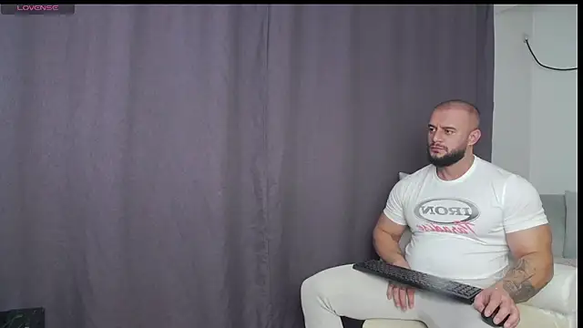 RickyMiami1 online show from 11-13-25, 08:24