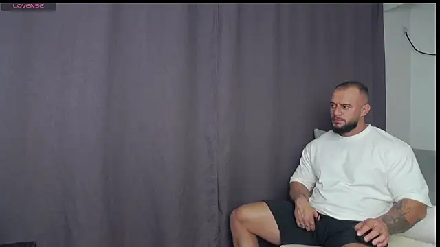 Snapshot of RickyMiami1 chatting on 09-18-25, 07:28 RickyMiami1 online show from 09-18-25, 07:28