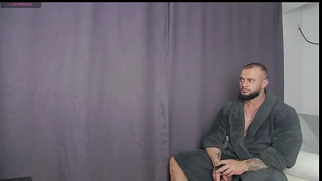 Snapshot of RickyMiami1 chatting on 10-11-25, 09:38 RickyMiami1 online show from 10-11-25, 09:38