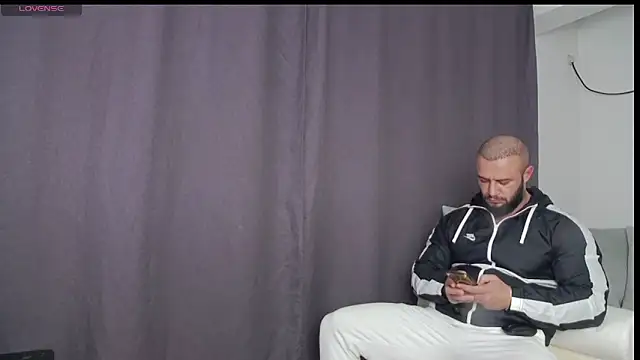 Snapshot of RickyMiami1 chatting on 10-28-25, 06:07 RickyMiami1 online show from 10-28-25, 06:07