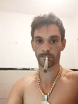 Snapshot of benur94 chatting on 10-29-25, 02:54 benur94 online show from 10-29-25, 02:54