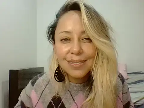 leah susman online show from 10-22-25, 02:16