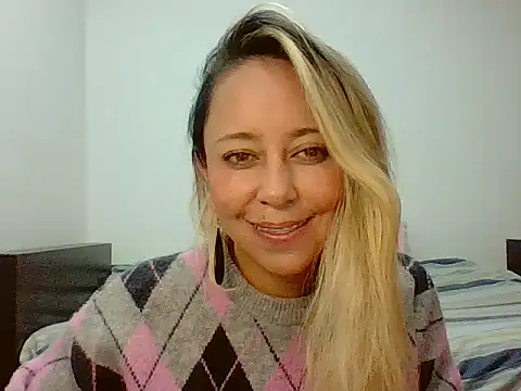 leah susman online show from 10-22-25, 02:11
