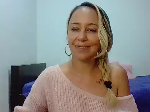 leah susman online show from 09-24-25, 02:07