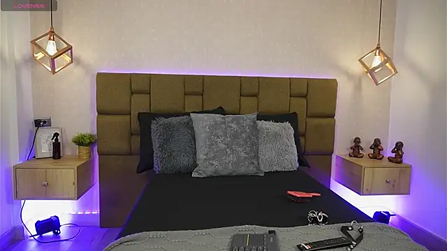 Julieth Rojas online show from 03-25-26, 04:56