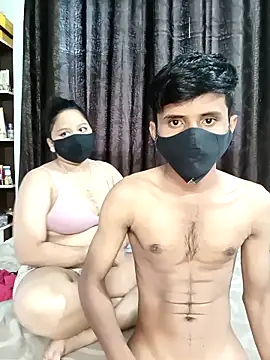 Snapshot of Beautiful_couple_70 chatting on 10-19-25, 12:08 Beautiful couple 70 online show from 10-19-25, 12:08