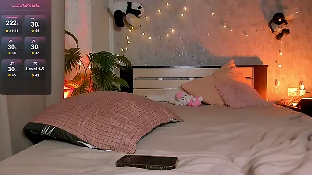 comeintomyworld online show from 09-11-25, 04:23