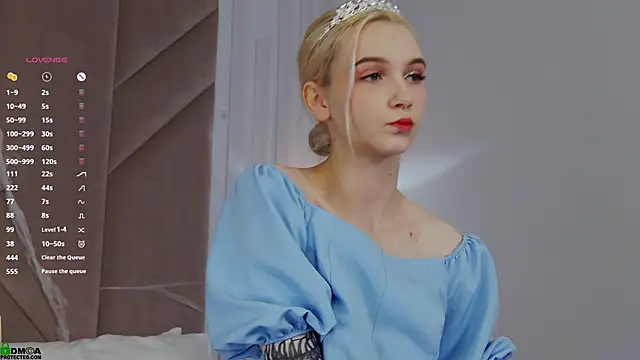 SaraHearts online show from 11-01-25, 01:34