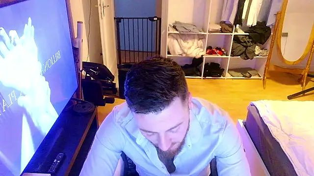 Snapshot of Keviios chatting on 01-10-26, 04:24 Keviios online show from 01-10-26, 04:24
