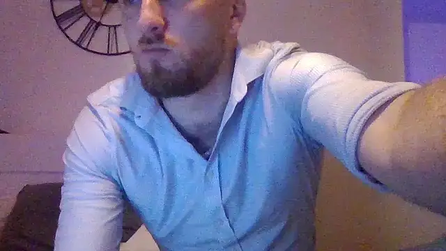 Snapshot of Keviios chatting on 10-23-25, 09:35 Keviios online show from 10-23-25, 09:35