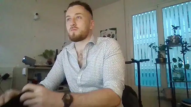 Snapshot of Keviios chatting on 10-25-25, 06:34 Keviios online show from 10-25-25, 06:34