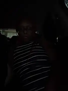 CinnaCakesss online show from 04-04-26, 01:34