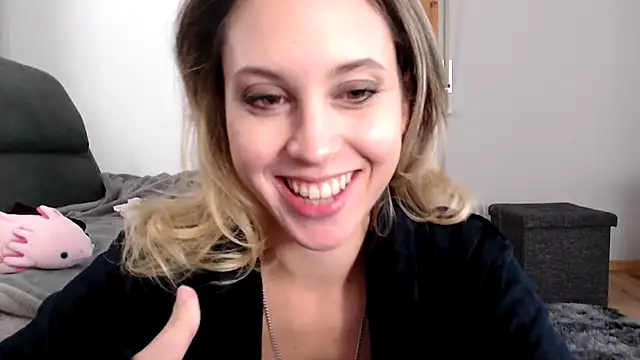 L Sofia online show from 11-11-25, 05:19