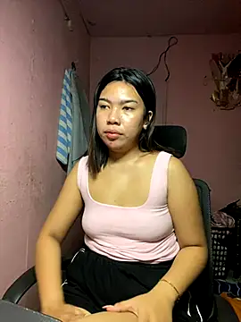 Snapshot of aniya_04 chatting on 09-30-25, 10:43 aniya 04 online show from 09-30-25, 10:43