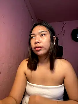 Snapshot of aniya_04 chatting on 10-23-25, 02:43 aniya 04 online show from 10-23-25, 02:43