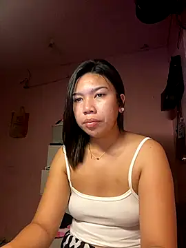 Snapshot of aniya_04 chatting on 10-20-25, 01:44 aniya 04 online show from 10-20-25, 01:44