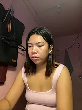Snapshot of aniya_04 chatting on 10-07-25, 10:44 aniya 04 online show from 10-07-25, 10:44