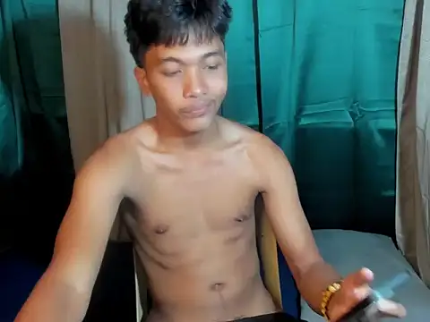 chris hot asian loverboy online show from 03-31-26, 06:48