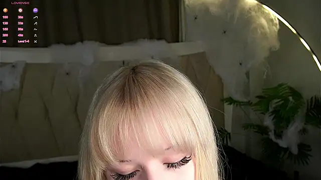 MarciDarugar online show from 10-31-25, 03:08