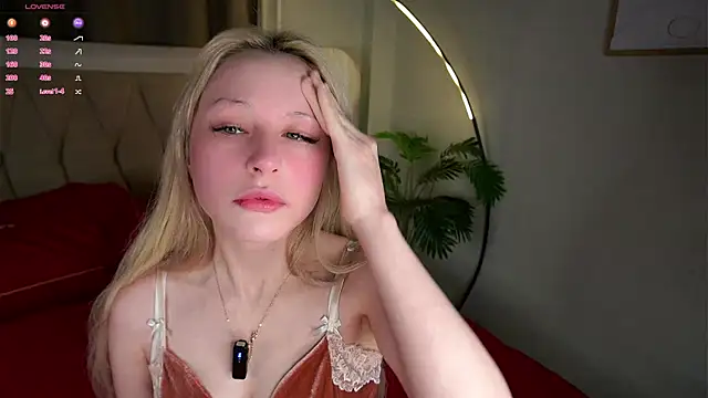 MarciDarugar online show from 11-18-25, 03:04