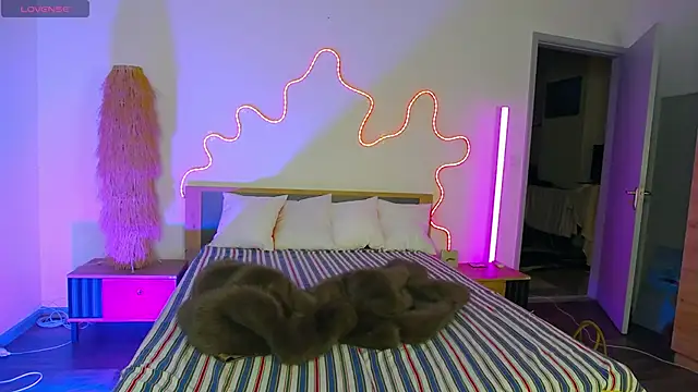 EvaLone1 online show from 12-15-25, 08:03