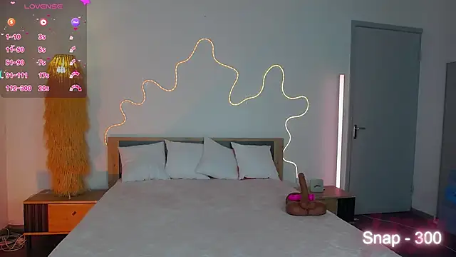 EvaLone1 online show from 12-05-25, 08:06