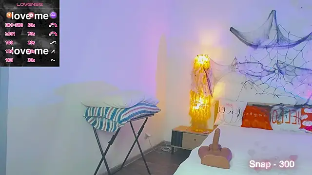 EvaLone1 online show from 10-25-25, 07:25